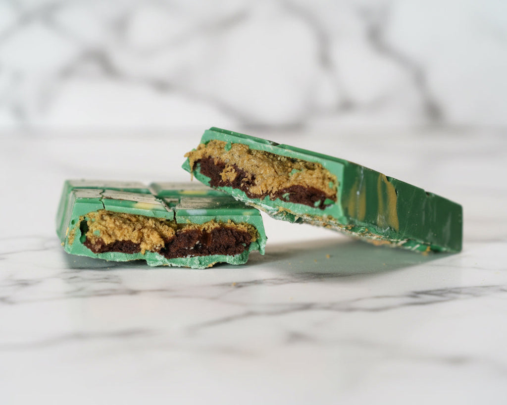 Midnight in Dubai Stuffed Chocolate Bar